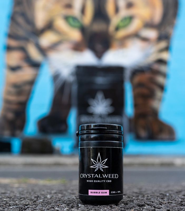 La recensione di CrystalWeed: negozio online che vende cannabis legale