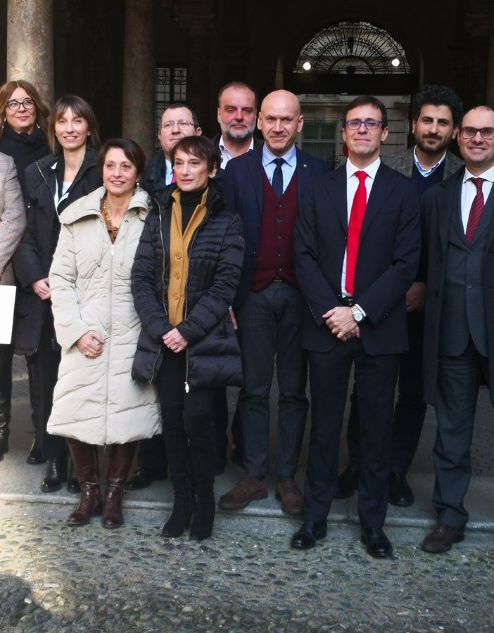 Una &quot;patente di smartphone&quot; per i giovani: la Regione in campo contro il cyberbullismo