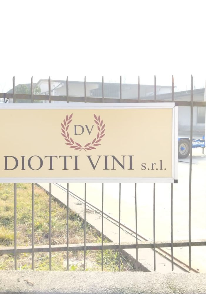 A rischio 6 posti di lavoro a Calamandrana da Diotti vini, ex cantina Boido tra affitto e fallimento
