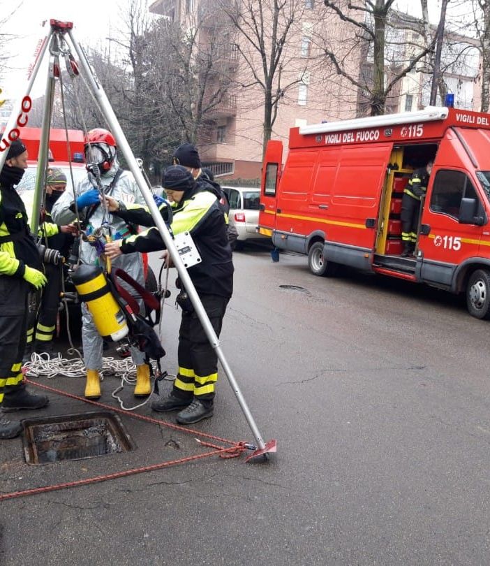 Continuano gli addestramenti dei vigili del fuoco di Asti per la sicurezza in ambienti difficili