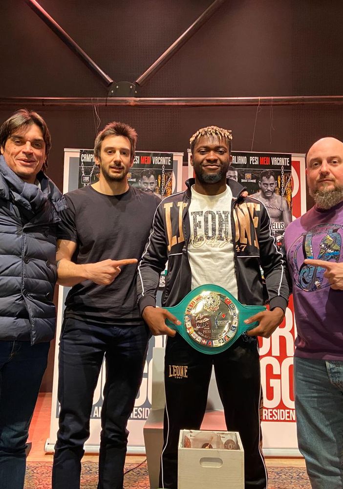 In attesa del grande evento sportivo con la boxe ad Asti si è parlato di pugilato al FuoriLuogo