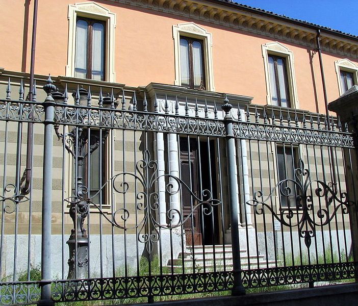 La facciata della Sinagoga di Asti, in via Ottolenghi
