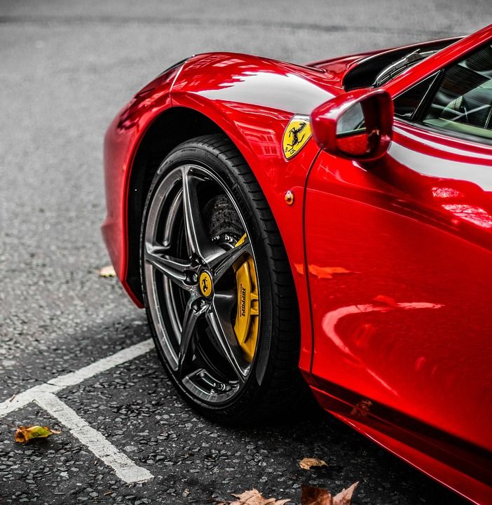 Castelnuovo Belbo: motori caldi per il meeting &quot;Ferrari &amp; Supercars&quot;