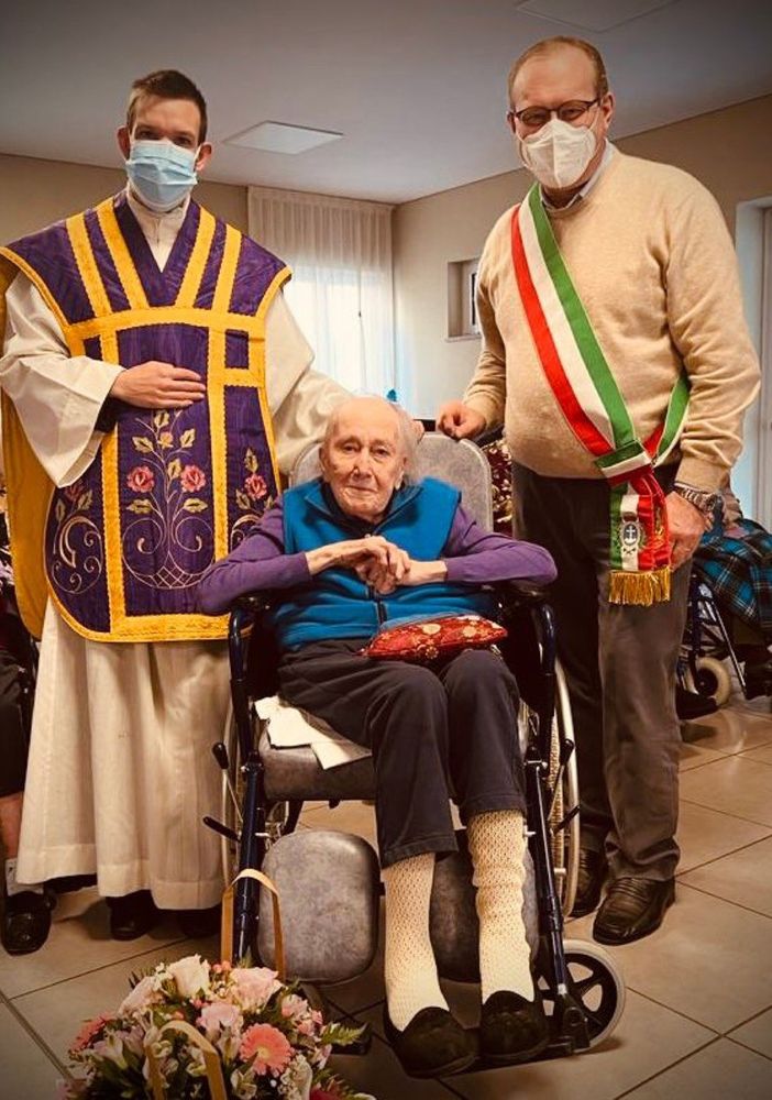 Festa a Montechiaro d'Asti per i 102 anni di Margherita Rosato