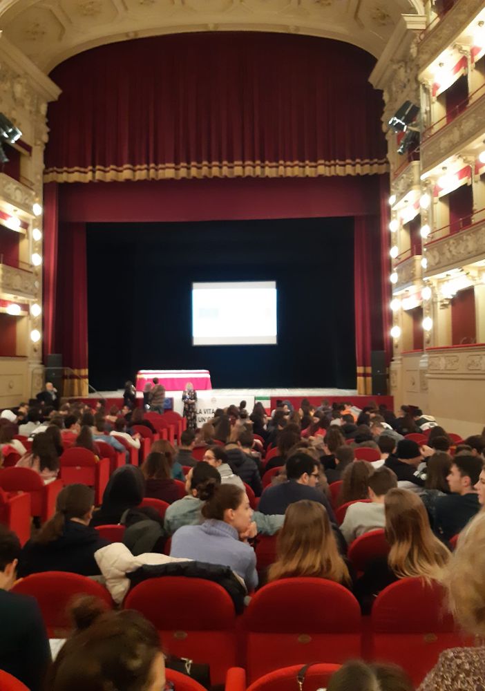 Al Teatro Alfieri tanti giovani per la festa della cittadinanza