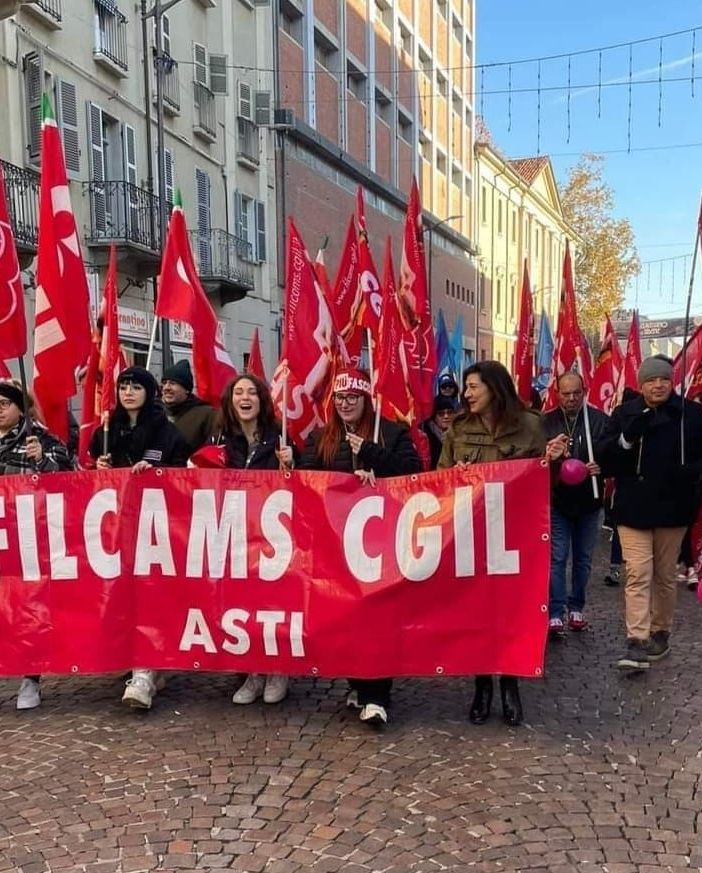 &quot;È ora dello sciopero&quot;: Filcams Cgil, Fisascat Cisl e Uilctus dichiarano lo stato di agitazione venerdì 22 dicembre