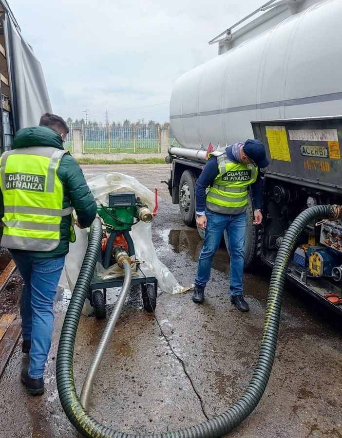 Petrolio Fantasma: sequestrati anche 28mila litri di gasolio di contrabbando