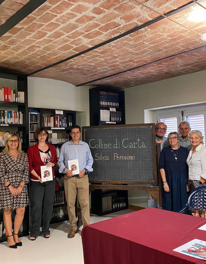 In biblioteca a Castelnuovo Belbo il libro dell'astigiana Silvia Perosino &quot;Colline di carta&quot;