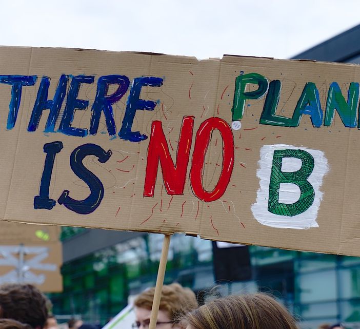 Oggi i Fridays for Future Asti tornano in piazza in occasione del quinto anniversario dell'Accordo di Parigi