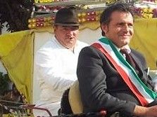 Galante con la fascia da sindaco a un'edizione del Festival delle Sagre