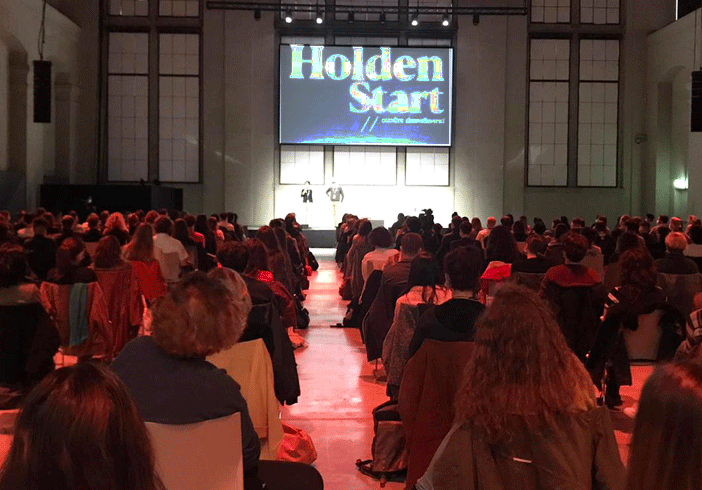 Holden Start, il festival dà il via all’anno più pazzo della scuola: “Adattiamoci al mondo con creatività” [VIDEO]