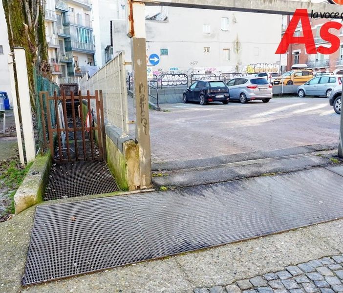 La scalinata di via Comentina ad Asti, zona sotto 'accusa' di spaccio e degrado
