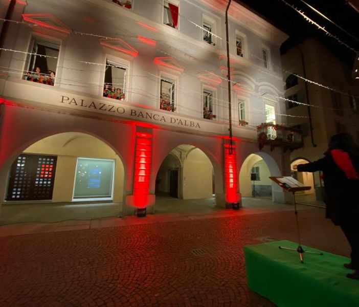 Il Palazzo Banca d’Alba si illumina in musica