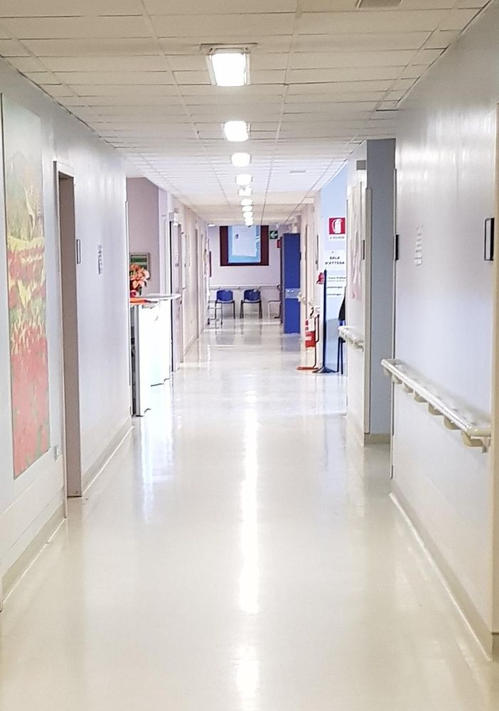 I veri pericoli del coronavirus sono il sovraffollamento, l’intasamento dei servizi sanitari e la prevedibile difficoltà a governarlo