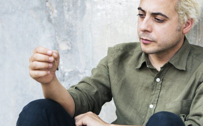 Stasera allo Spazio Kor il cantautore Bianco, artigiano della musica