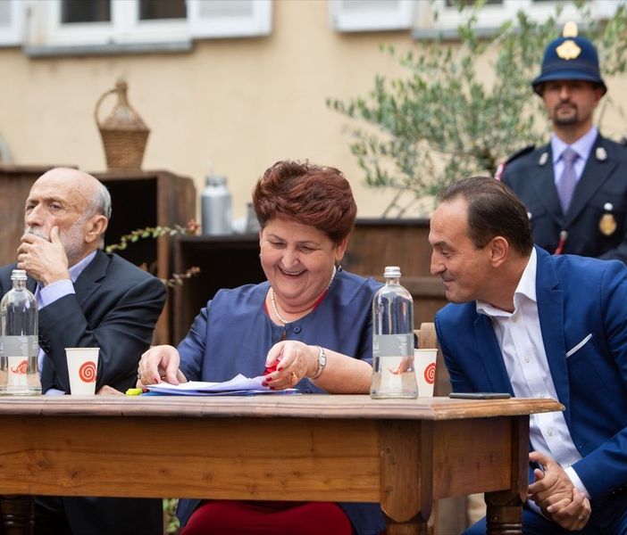 Il governatore del Piemonte ritratto con Carlin Petrini e il ministro Bellanova all'inaugurazione di "Cheese" Il governatore del Piemonte ritratto con Carlin Petrini e il ministro Bellanova all'inaugurazione di "Cheese"