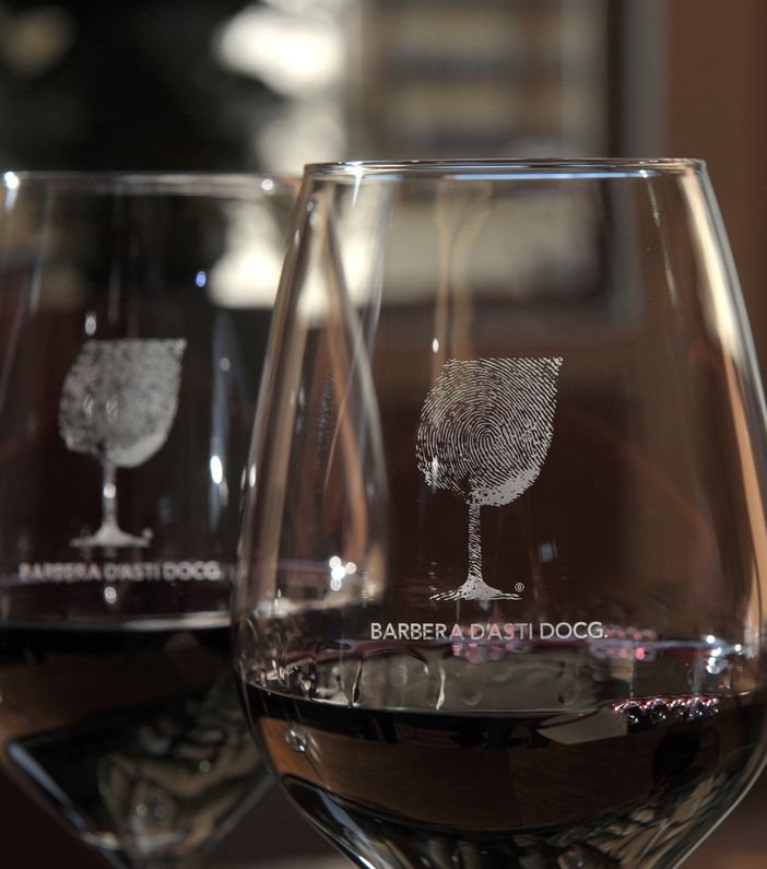 Anche l'albese &quot;Vinum&quot; celebra il decennale del riconoscimento Docg della Barbera d'Asti