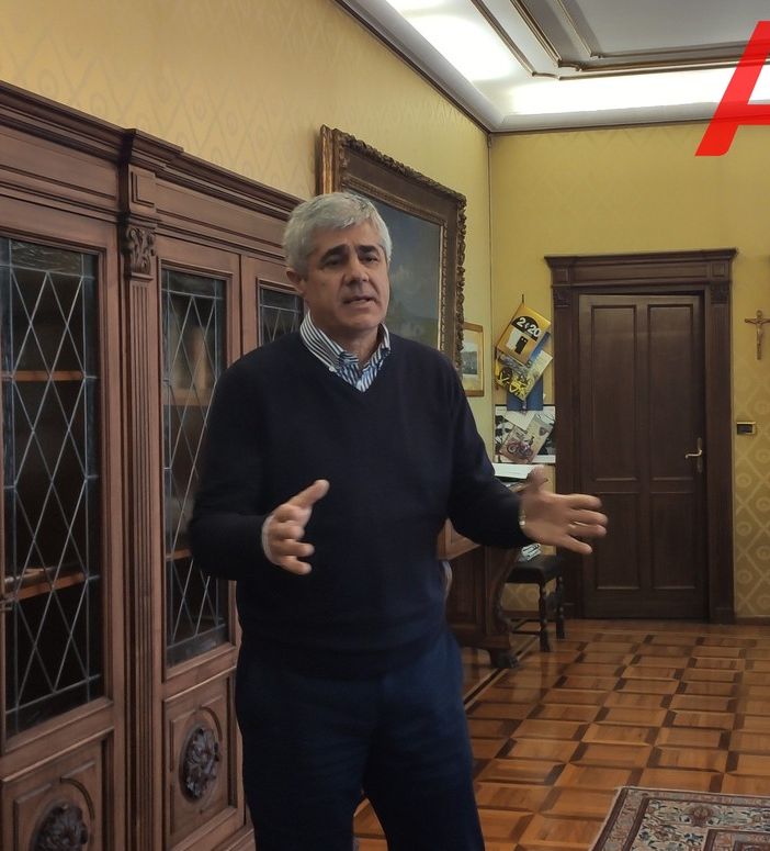 Prefetto di Asti, Alfonso Terribile, nel suo ufficio