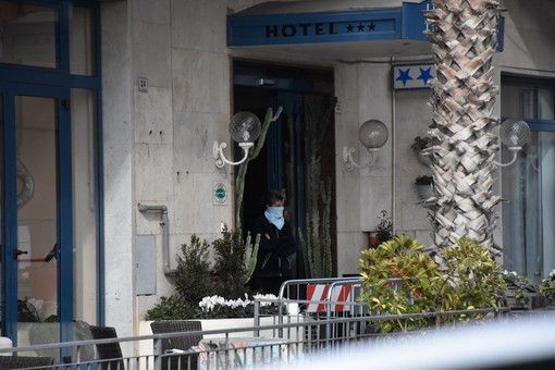 Coronavirus, cresce la tensione all'interno degli hotel di Alassio in quarantena [VIDEO]