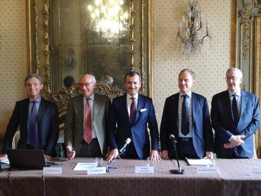 Da sinistra: Luca Pignatelli responsabile dell'Ufficio studi dell'Unione industriale, Giuseppe Gherzi, direttore dell'unione Industriale di Torino, Dario Gallina, presidente Unione Industriale di Torino, Fabio Ravanelli presidente Confindustria Piemonte Paolo Balistreri, segretario generale di Confindustria Piemonte