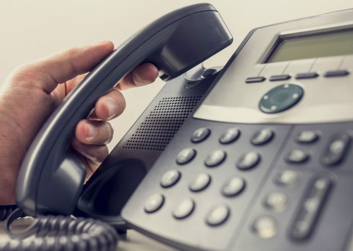 Attenzione alle telefonate che annunciano un premio: potreste pagare fino a 6mila euro