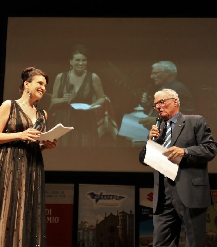 Chiara Iannaccone e Beppe Giannini ritratti nel corso di una precedente edizione
