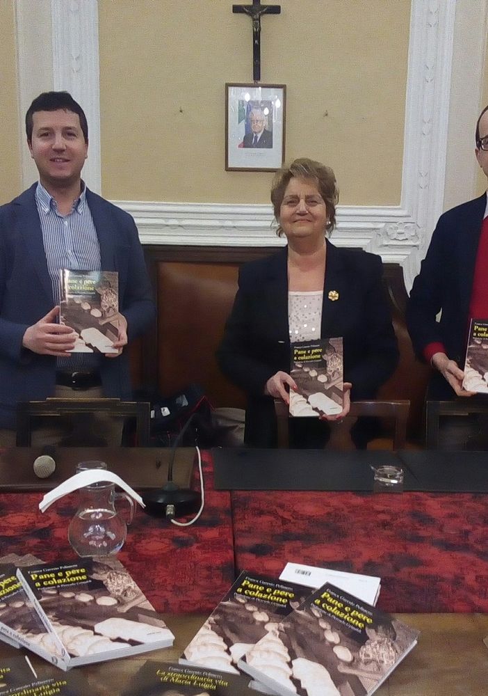 San Damiano, presentato in Municipio il libro “Pane e pere a colazione”