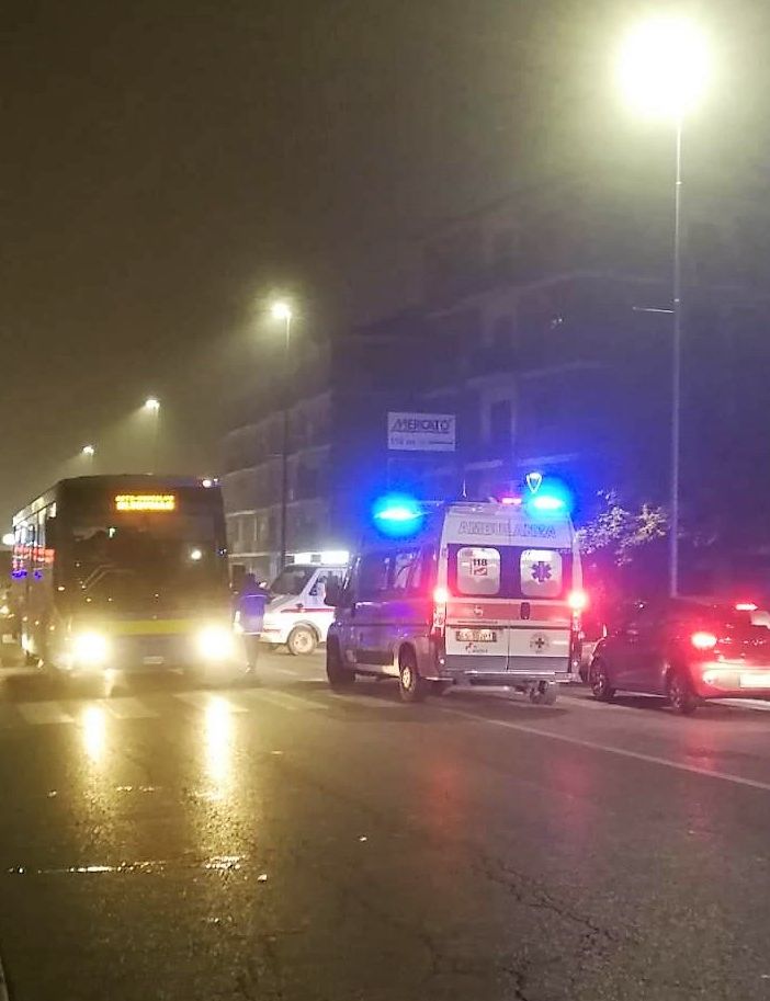 Due pedoni investiti in corso Alessandria: sono gravi. Lunghe code in entrambe le direzioni