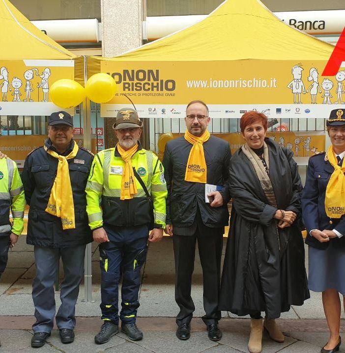 Questa mattina erano presenti al banchetto informativo anche il questore di Asti, dottoressa Alessandra Faranda Cordella, il sindaco Rasero e l'assessore regionale Gabusi