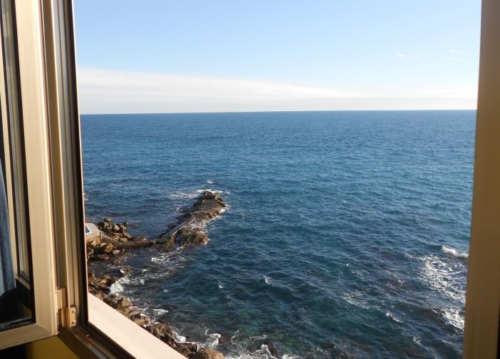 Desideri una vacanza al mare all'insegna del sole e del relax? Allora vieni all'Hotel 'La Perla del capo' a Ospedaletti!