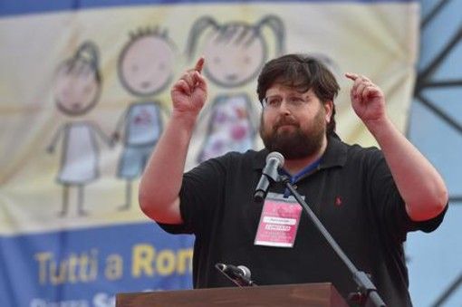 Il Popolo della Famiglia–Piemonte consegna le firme sul reddito di maternità in assemblea nazionale
