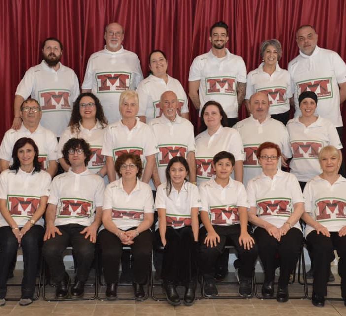 Foto di gruppo per la compagnia teatrale