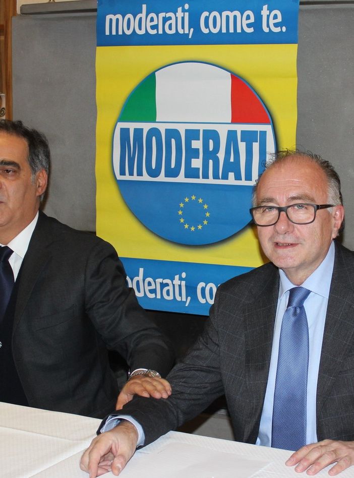 Maurizio Carcione (a destra) ritratto con il segretario del movimento, On. Giacomo Portas