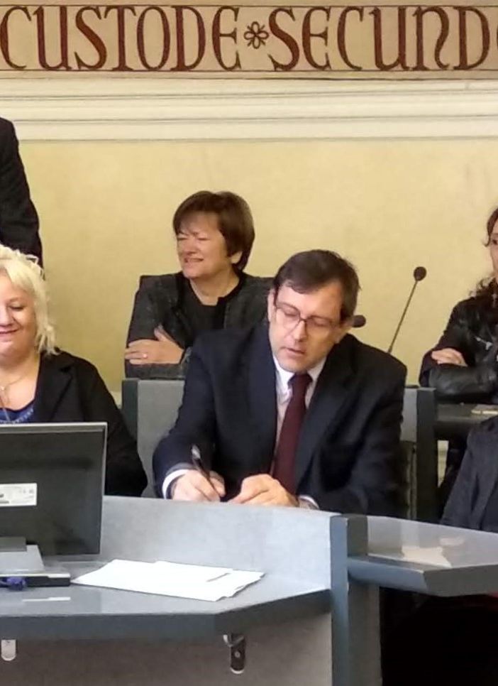 Nella foto Mellano ritratto nel corso di una conferenza stampa astigiana