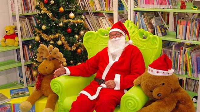 E' natale alla Biblioteca Astense di Asti: mercatino dei libri e letture con Babbo Natale