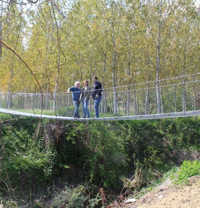Sulla passerella Cretaz, Troisi e Miroglio