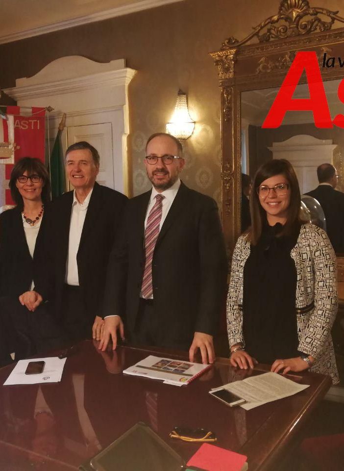 Nella foto, da sinistra: Valeria Raso (responsabile Servizio Istruzione), Natascia Borra (Fondazione Crasti), Mario Sacco, Maurizio Rasero, Elisa Pietragalla
