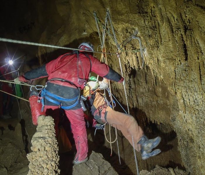 Esercitazione per 32 speleologi nell'Abisso della Donna Selvaggia, a Garessio (CN)