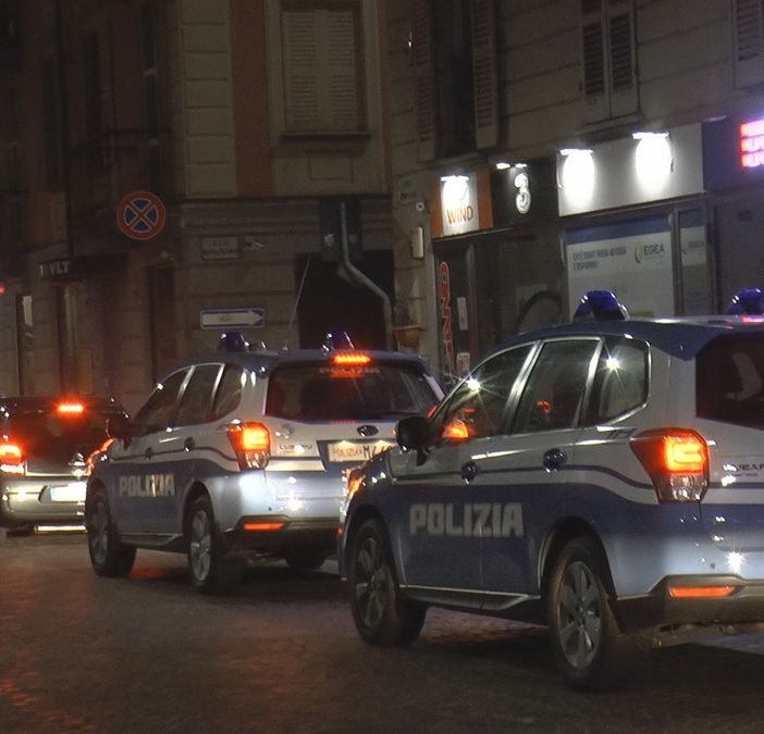 Un immagine del blitz che, all'alba di oggi, ha portato agli arresti