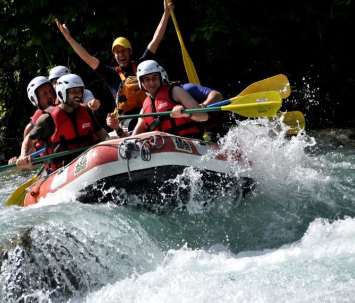 Allo Stura River Village di Gaiola sei ospite 2 notti su 3! Oltre alle discese in rafting, lascia spazio anche al relax, allo sport e al divertimento 