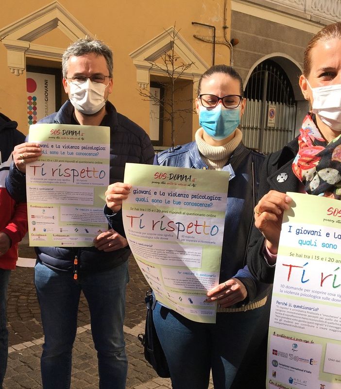 volontari di Libera Asti con la presidente Isabella Sorgon in primo piano