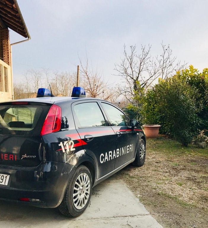 I Carabinieri al loro arrivo nella cascina