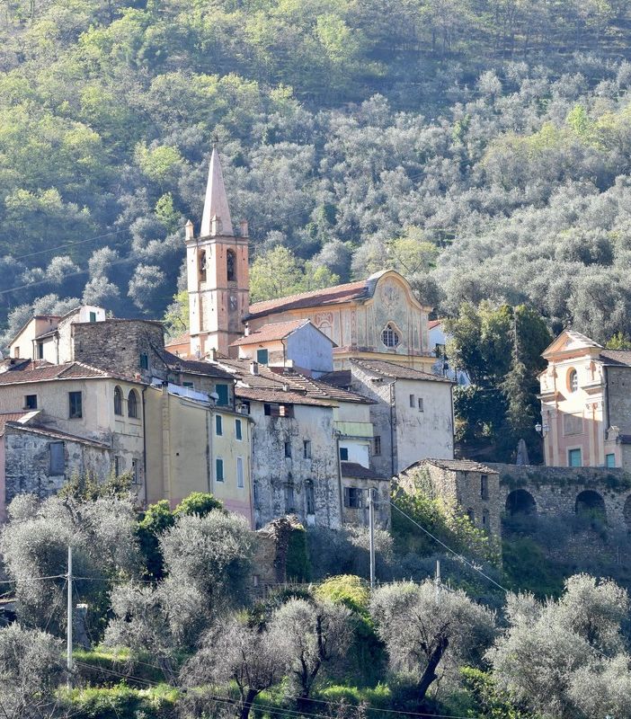 Liguria di Ponente: i borghi di Pietrabruna in festa