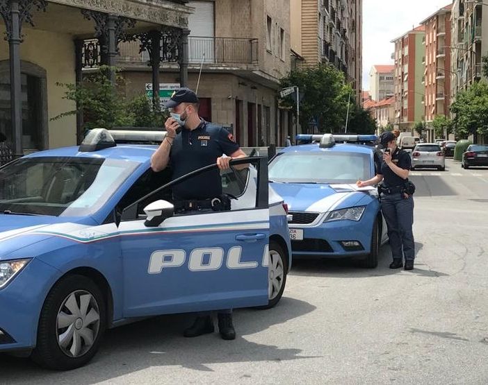 Nigeriano 32enne arrestato in corso Matteotti: ha preso a morsi due poliziotti