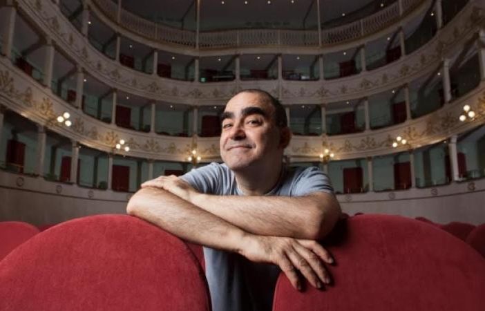 Elio porta in scena &quot;Opera Buffa! Il Flauto Magico e cento altre bagatelle&quot; all'Alfieri di Asti