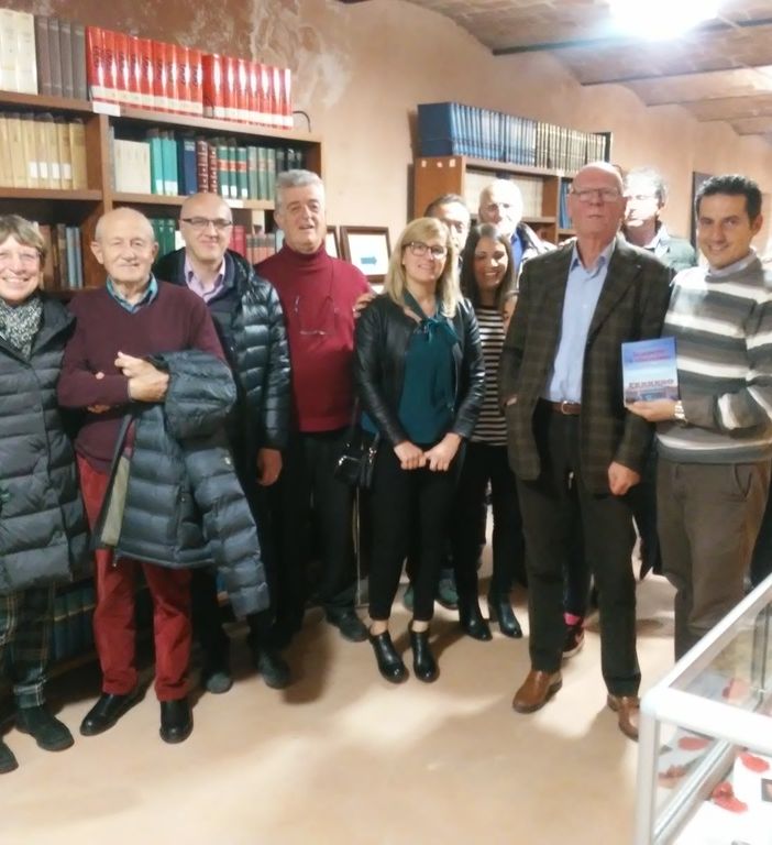 Castelnuovo Belbo, presentato in Biblioteca il libro “Scarpette e cioccolato”