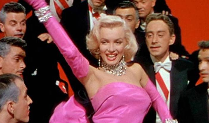 La Monroe in una delle scene più celebri del film