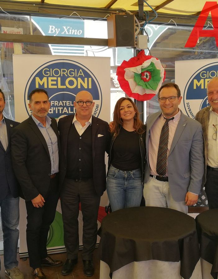 Rappresentanti di Fratelli d'Italia con l'onorevole Montaruli e i candidati