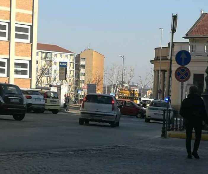Un tamponamento vicino al Mercato Coperto di Asti e uno davanti all'hotel Salera