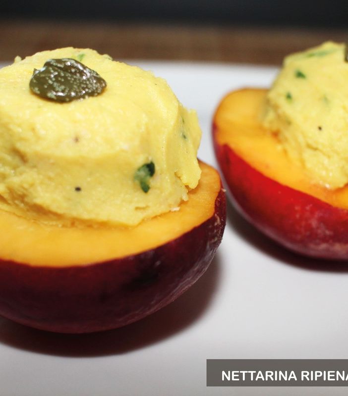 MercoledìVeg di Ortofruit: oggi prepariamo la nettarina ripiena di Hummus